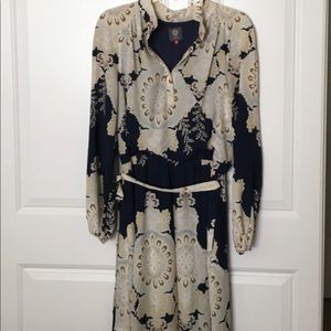 Vince Camuto navy and cream size 12